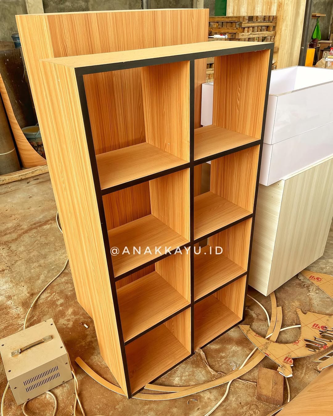 Furniture Kayu Fungsional